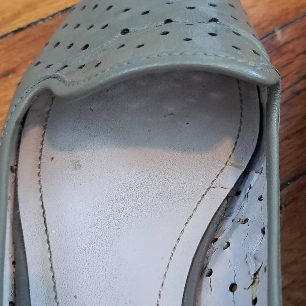 Leather Flats 8/10